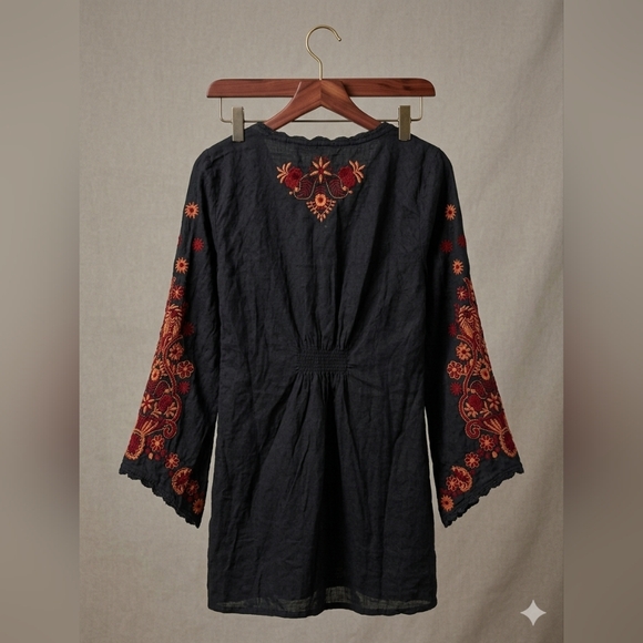 Free People Embroidered Black P Tunic Top Sz 8  with Red & Rust Floral Detail - Picture 2 of 8